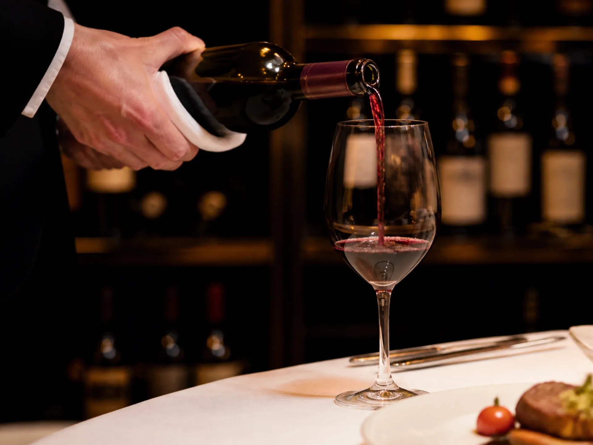Sommelier chọn rượu vang pairing